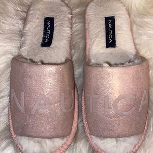 Nautica Slippers Size 5/6